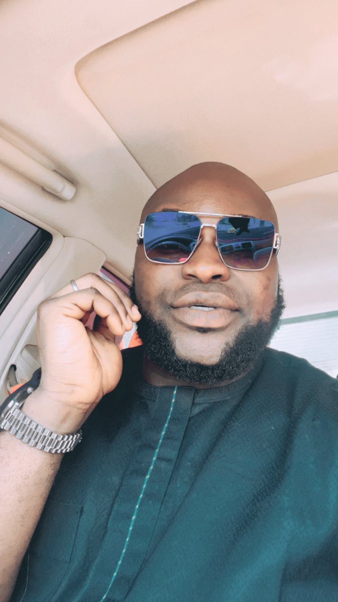 Horlaterrybanks's tweet photo. Do you know why Some people thinks my life is more better than theirs ??Just Because I Decide not to be sad on INTERNET 💯Majekanrietan#HAPPY VAL❤️❤️🤍🤍🧏‍♂️#KINIUN🦁 https://t.co/Cn3353Lrbz