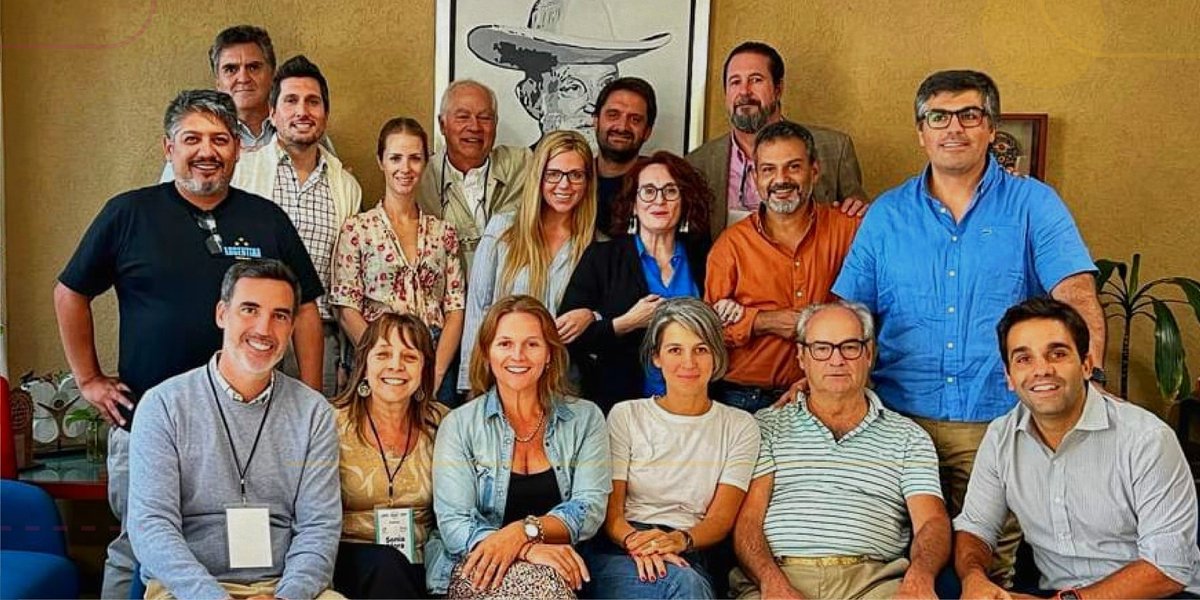 GDFE_Arg's tweet photo. 🤝 Gracias a @MottFoundation, el #GDFE fue invitado a participar de un viaje de aprendizaje en México junto a referentes de Mendoza, Neuquén, Moreno y Pergamino, para conocer en territorio el modelo de las #FundacionesComunitarias y evaluar la oportunidad de asentarlo en 🇦🇷. https://t.co/OtDqBr0nd0