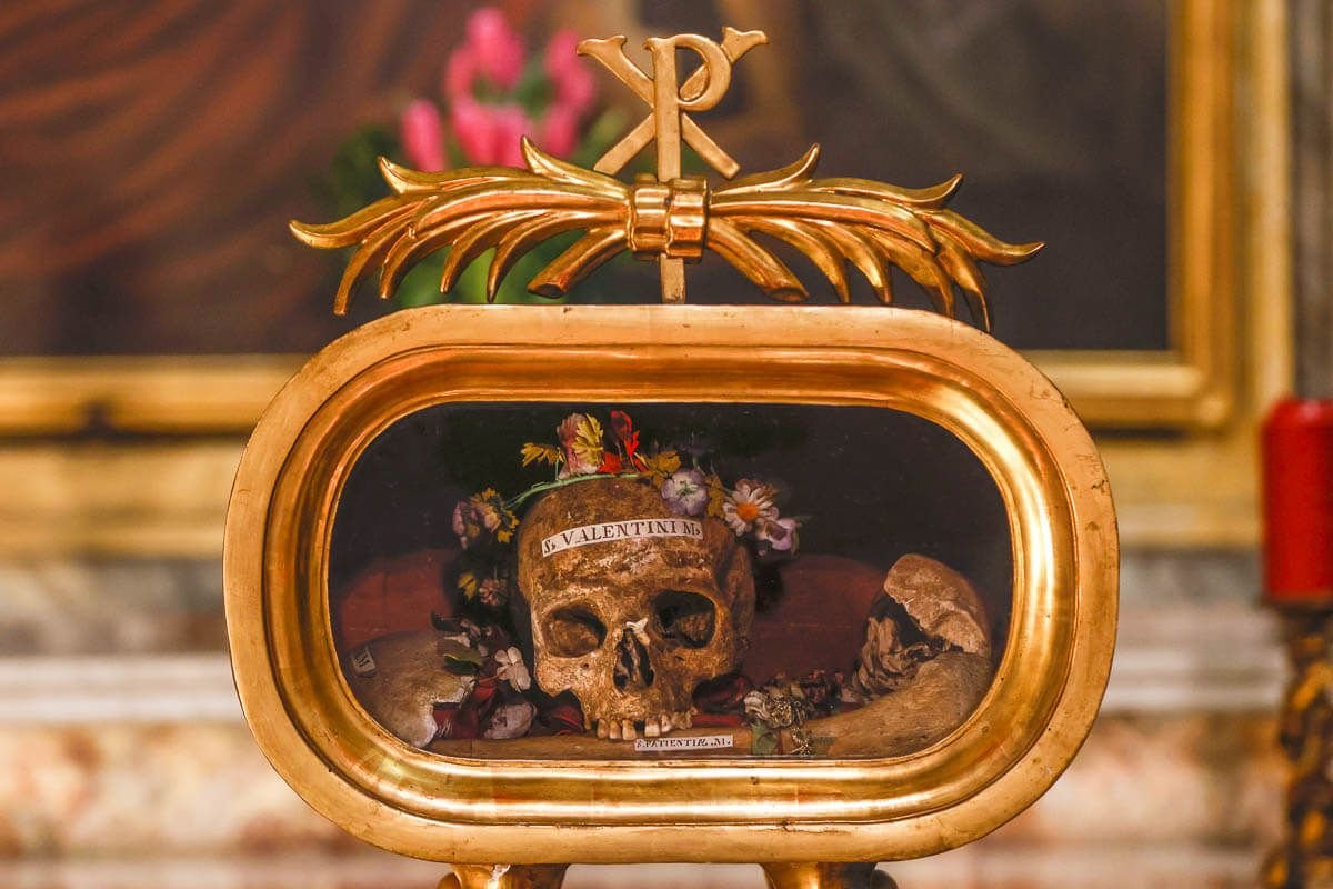 Happy Valentine's Day 💕

Relic of 3rd C martyr at Basilica of Santa Maria, Rome.