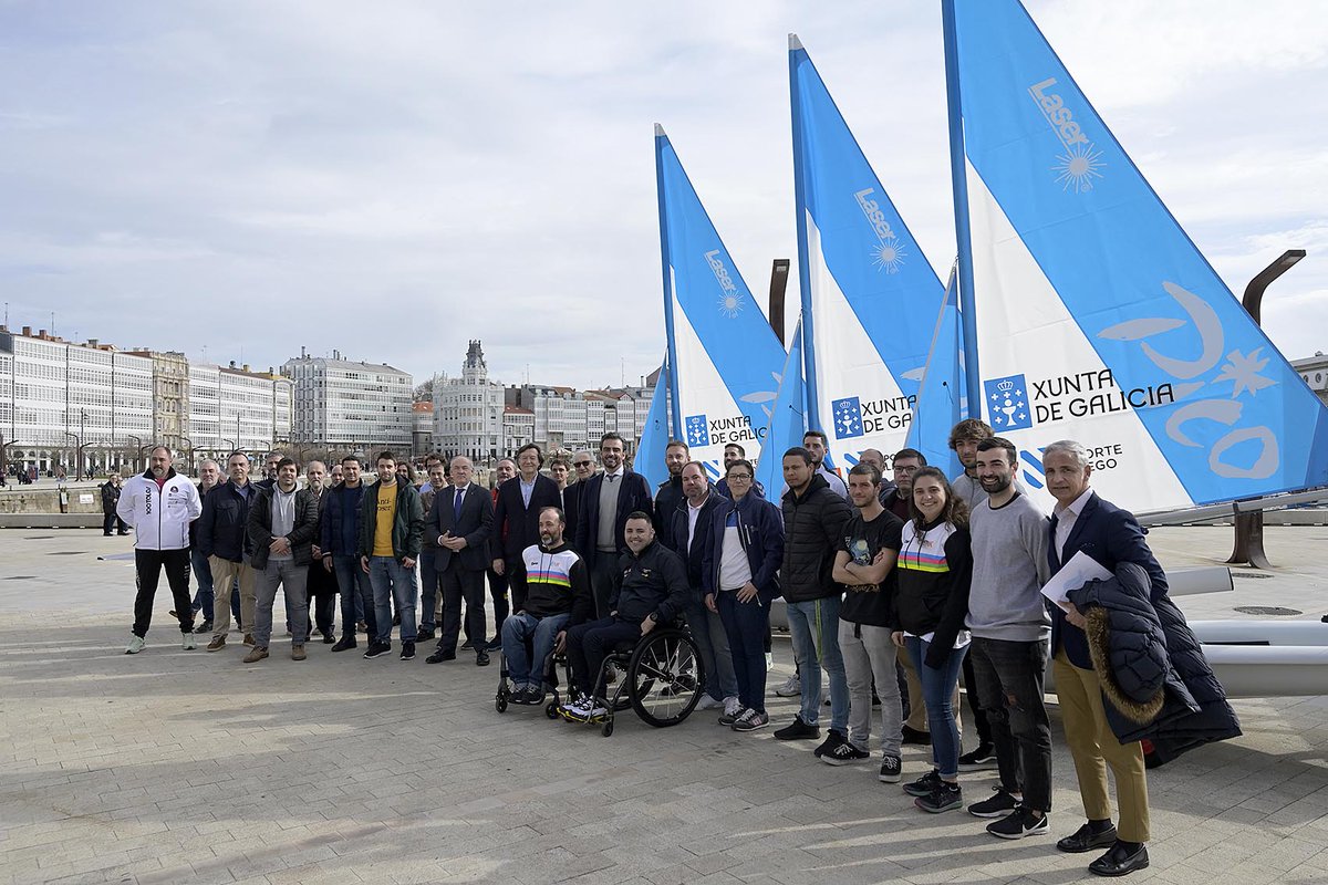 ConsPresidencia's tweet photo. 🤾‍♀️ O vicepresidente segundo entregou hoxe equipamento a algunhas das 79 entidades deportivas da área da Coruña beneficiarias de axudas da @Xunta

🤺 42 delas son da cidade coruñesa, incluídas 4 federacións 

🏄‍♀️No conxunto da provincia destinamos en 2022 1,6M€ a 279 sociedades https://t.co/cTedwQ6mZ4