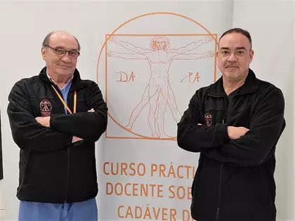 javigalvarez's tweet photo. Experto pone en valor el nuevo sistema de neuroestimulación ECAP para tratar el #dolor @DrAbejon vía @infosalus_com https://t.co/QiA9xcSZ5B https://t.co/Ry7UMmRA1Y