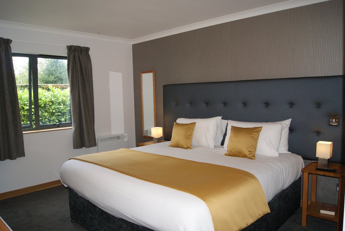 ashornehill's tweet photo. When visiting Ashorne, why not stay overnight?
To find out more give us a call:
☎️ 01926 488008
#gym #breakfast #Venue #conferencevenueuk #midlandsconference #ukbusiness #meetings #hospitality #hospitalitypackage #uniquevenuewarwickshire #corporateevents #business https://t.co/CoQmXFwNpd