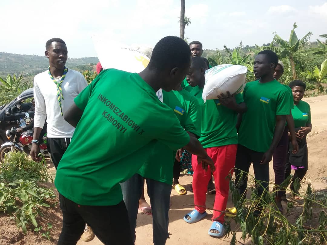 Inkomezabigwi22's tweet photo. #kamonyi mu murenge wa #Nyamiyaga intore ziri kurugerero zasuye intwaza murwego rwo gukomeza gusigasira umuco w'Ubutore @Kamonyi @RwandaSouth @Unity_MemoryRw @RwandaLocalGov @DrNahayo https://t.co/BrNxGDGScM
