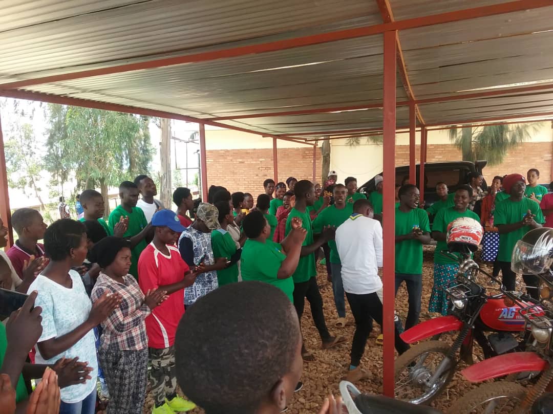 Inkomezabigwi22's tweet photo. #kamonyi mu murenge wa #Nyamiyaga intore ziri kurugerero zasuye intwaza murwego rwo gukomeza gusigasira umuco w'Ubutore @Kamonyi @RwandaSouth @Unity_MemoryRw @RwandaLocalGov @DrNahayo https://t.co/BrNxGDGScM