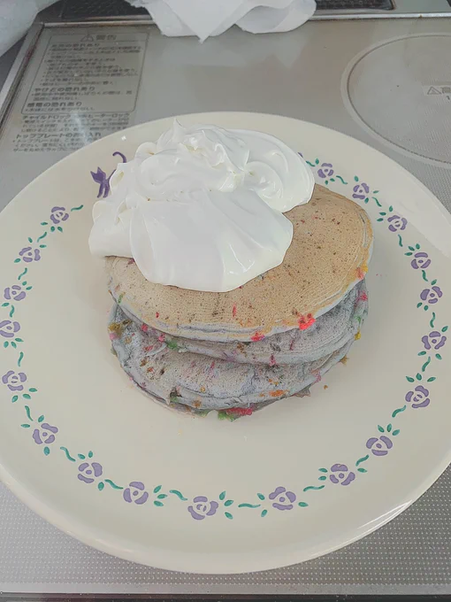 バレンタインなので(?)青いパンケーキつくりました𝕳𝖆𝖕𝖕𝖞 𝖁𝖆𝖑𝖊𝖓𝖙𝖎𝖓𝖊 