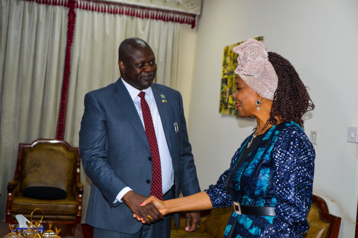 undpsouthsudan's tweet photo. Today @ahunnaeziakonwa paid a courtesy visit to the First Vice President, Dr Riek Machar. 
Among key issues deliberated upon were economic, political, and local governance as well as @undpsouthSudan’s support to the implementation of Roadmap 2022. https://t.co/nOAMC66fbu