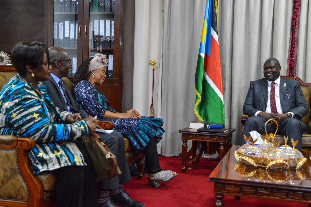 undpsouthsudan's tweet photo. Today @ahunnaeziakonwa paid a courtesy visit to the First Vice President, Dr Riek Machar. 
Among key issues deliberated upon were economic, political, and local governance as well as @undpsouthSudan’s support to the implementation of Roadmap 2022. https://t.co/nOAMC66fbu