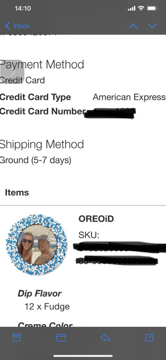 MMResh's tweet image. here’s hoping whoever got my box of custom @Oreo doesn’t have a s/o that looks like me or my BF #ThisCouldGetAwkward #ValentinesDay