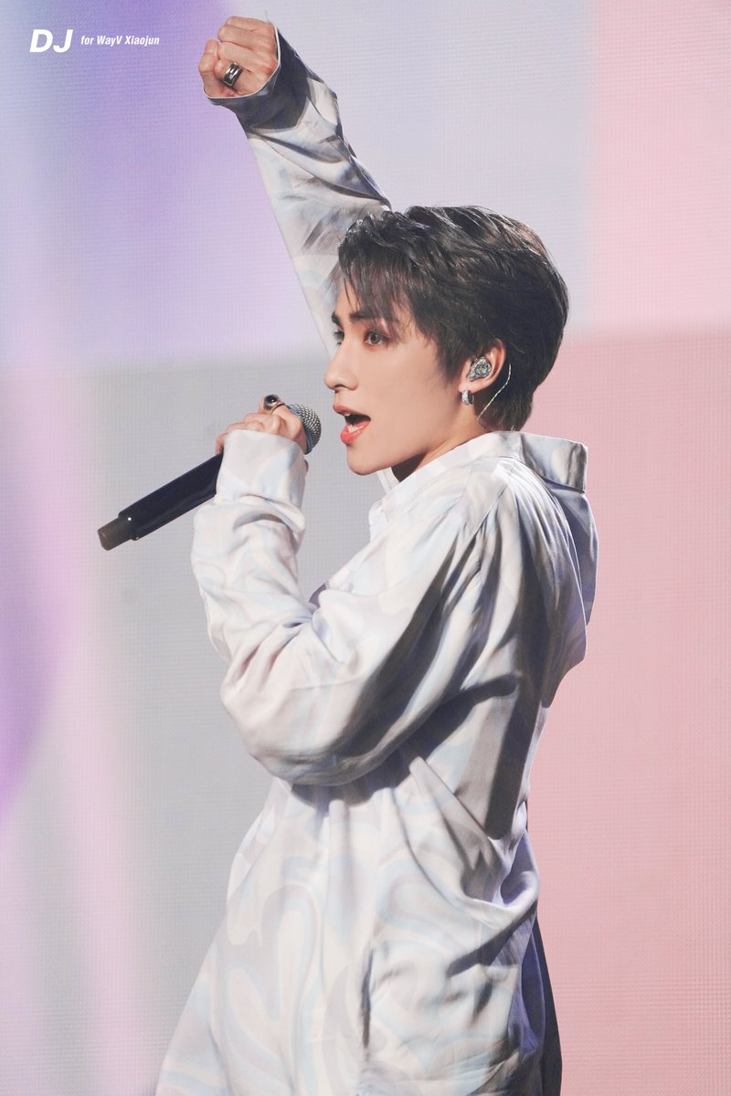 djxiaojun99's tweet photo. 230211 WayV Fanmeeting (2)

댄스타임😆😆

#XIAOJUN #WayV #샤오쥔 @WayV_official https://t.co/5ujIC98ZUD