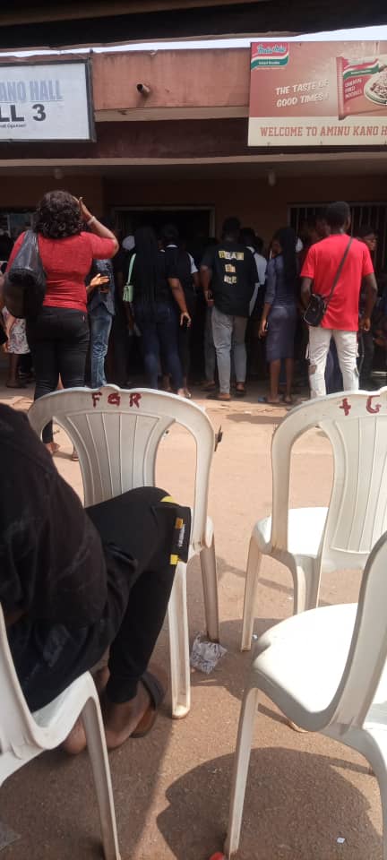 ACJUniben's tweet photo. Time: 2:06pm

Voting ongoing at Hall 3. Environment peaceful at the moment.

#UNIBENSUG23
#UNIBENDECIDES https://t.co/NEOQHZJTuj