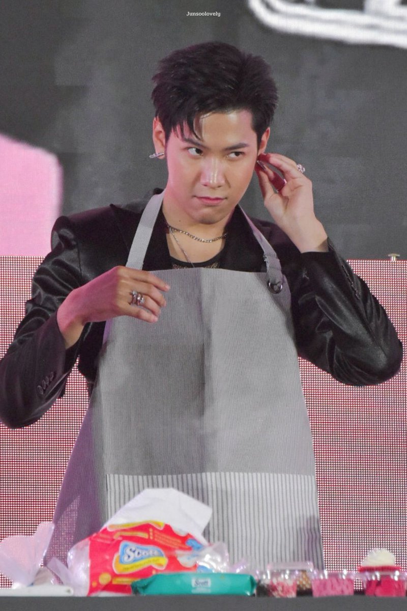 JSLiL_G's tweet photo. ก็บอกแล้วว่าไม่ชอบถ่ายมีมอ่ะทำไมเทอต้องบังคับเลาด้วยอ่ะ 🤣

#SingtoPrachaya​
#ValentineWithSingto https://t.co/XHA23AUrhz