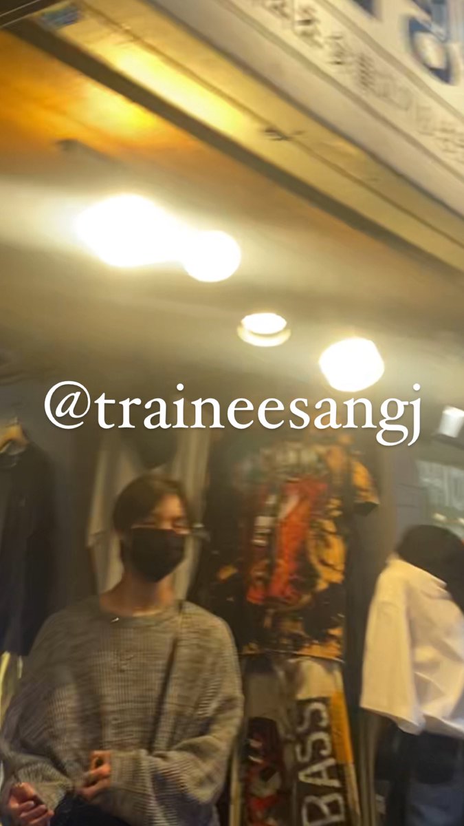 leejeiun8975's tweet photo. So weird that no one spotted them like before.😩 but it also convinced me that bhm really hiding them and protecting them for good. 😌 I really wonder how tall they're right now. 😭 like i wanna see them!!!! https://t.co/JQIEPR5bpG