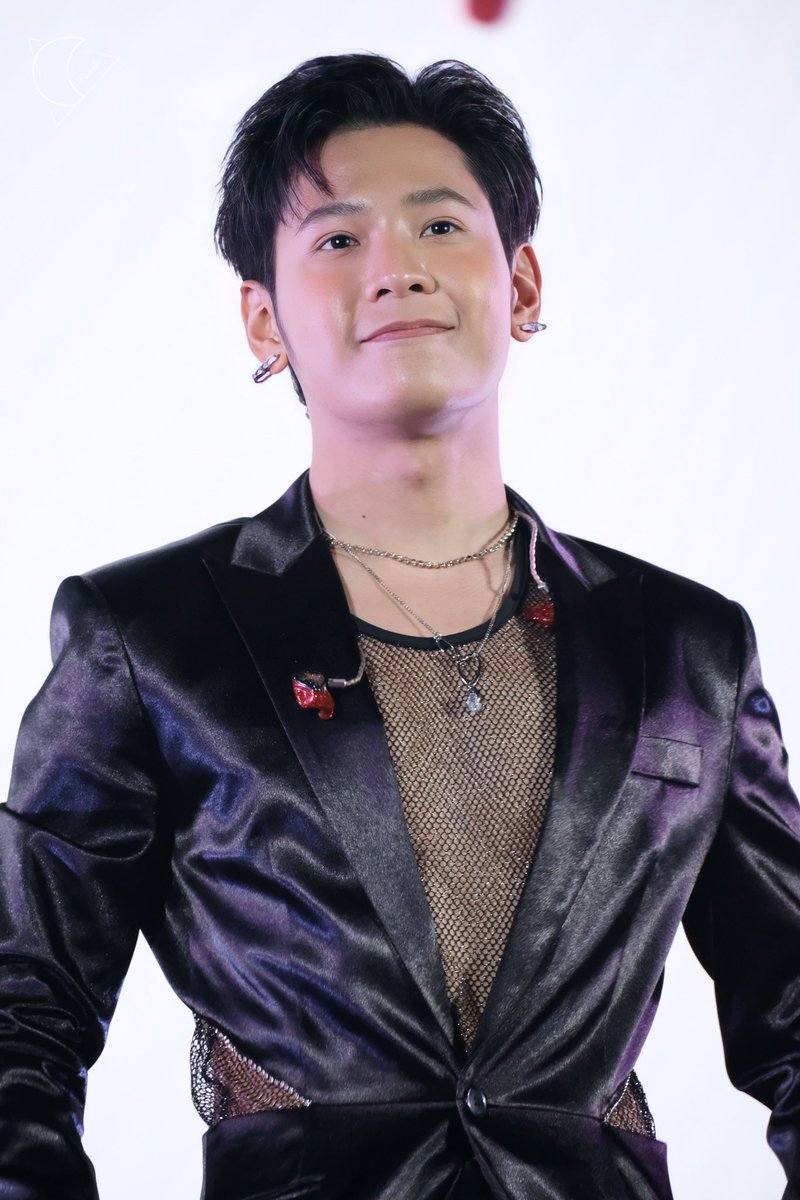 Pandaofsingto's tweet photo. หล่อเกินต้านนนนนนน
#ValentineWithSingto
#Singtoprachaya  
@stjinx_maya https://t.co/f9KWf0NxKK