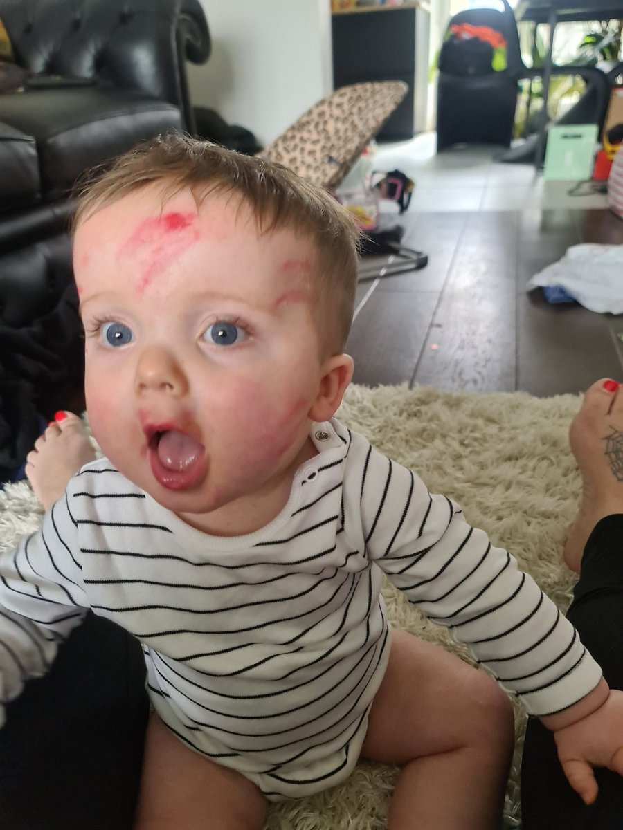 cassiewebb's tweet photo. Mama kisses #ValentinesDay https://t.co/ZLxpBE3La8