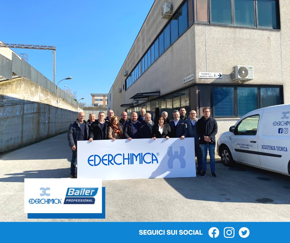 ederchimica1's tweet photo. Foto di gruppo con la nostra Rete Commerciale Italia 🇮🇹 

#ederchimica #detergenzaprofessionale #lasoluzionedelpulito https://t.co/VJEZ6NVcQv