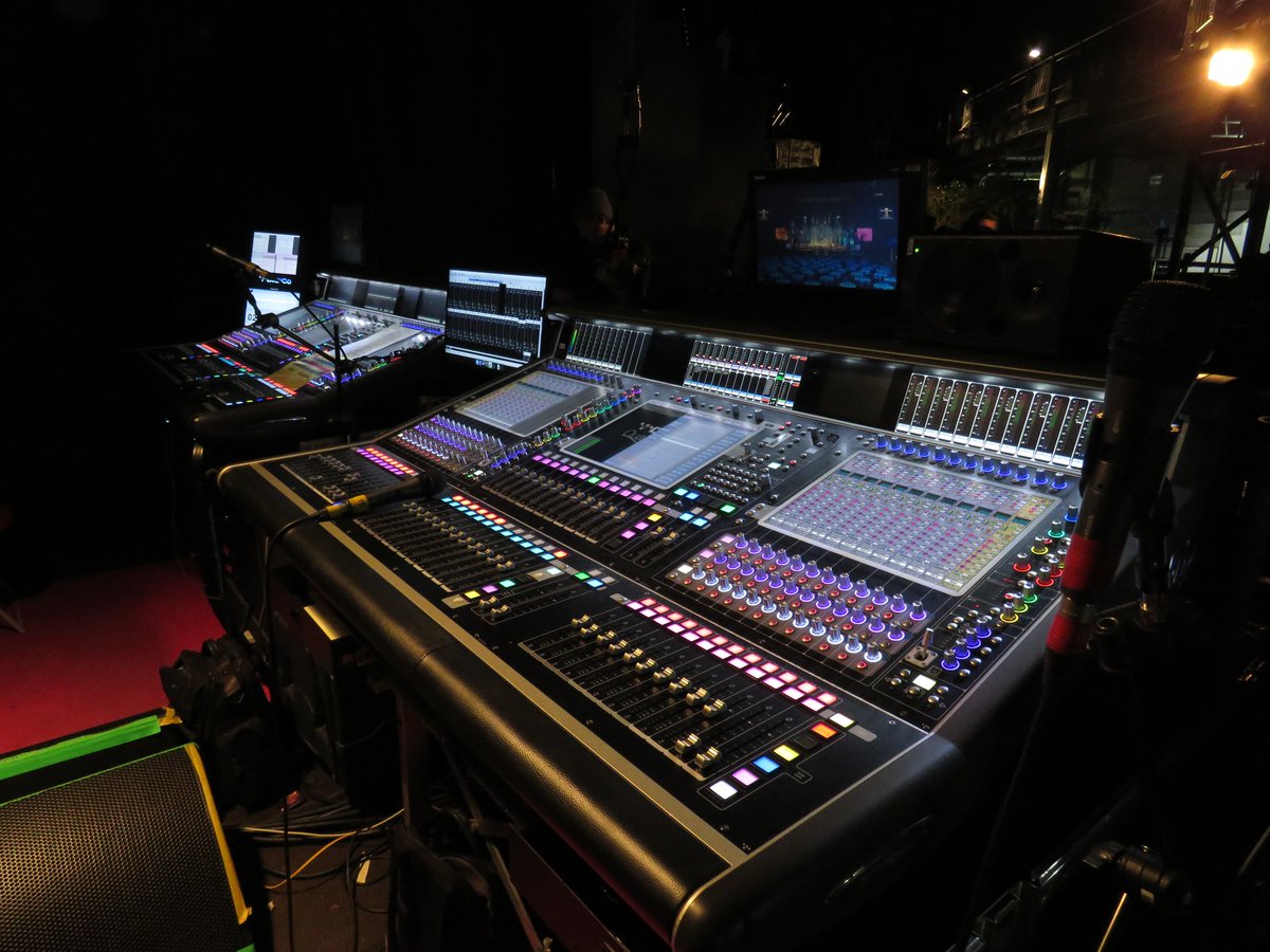 DiGiCo_official's tweet photo. DiGiCo - Brit Awards 2023! Audio suppliers @BritanniaRow  supplied a mix of Quantum &amp; SD consoles for use on FOH &amp; Monitors. Thanks for having us!
#DiGiCo #Quantum7 #QuantumConsole #SD12 #MixingConsole #MixingEngineer #AudioEngineer #FOH #FOHengineer #FrontOfHouse#SDRacks #TheO2 https://t.co/ARgSXN8gwB
