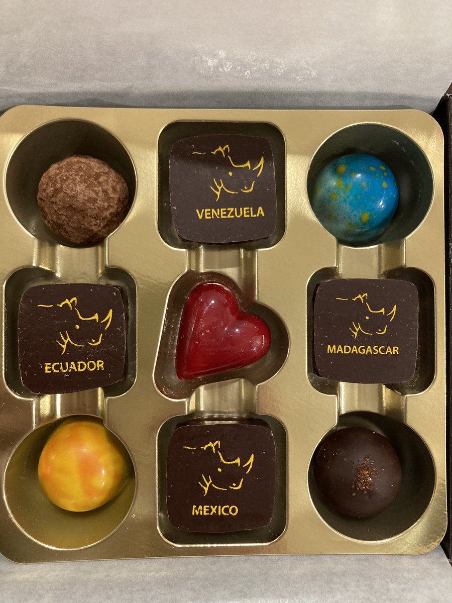 12mickey24's tweet photo. バレンタイン🐝　おいしい季節🍫 https://t.co/XLvSEfWqMb