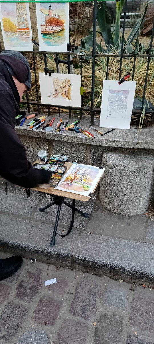 angeelamarinn's tweet photo. Montmartre, París  - Barrio de los pintores https://t.co/G2JNtSuifO
