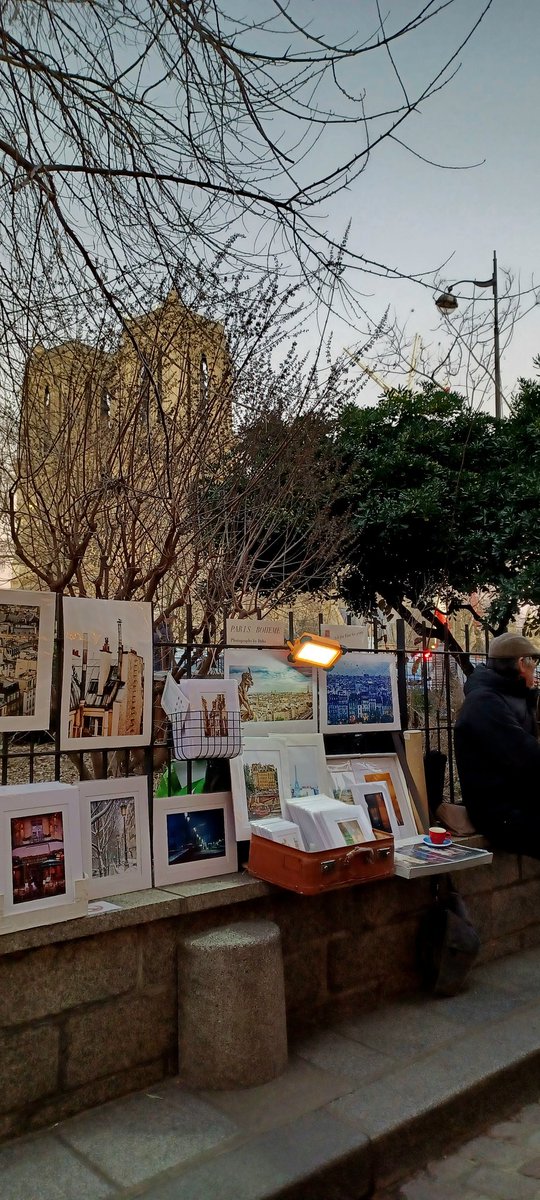angeelamarinn's tweet photo. Montmartre, París  - Barrio de los pintores https://t.co/G2JNtSuifO