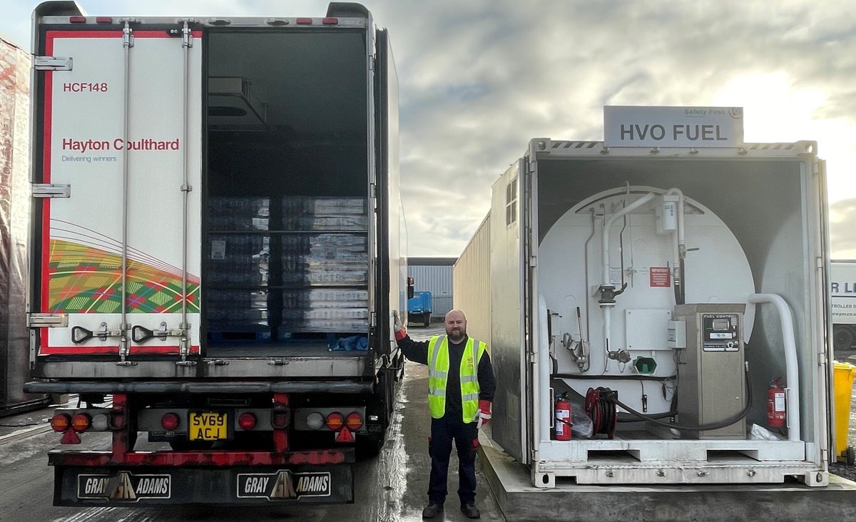 Highland_Spring's tweet photo. Last week we went live with our first HVO delivery in collaboration with our partners @HaytonCoulthard  and @gregorydist.  Up to 2,500 trips per annum will be switched from diesel to HVO, supporting our commitment to reach net zero by 2040. #sustainabletransport https://t.co/bYZKkp0qLb