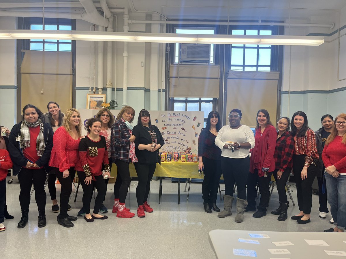 100qPs's tweet photo. We Do-nut know what we would do without our amazing staff at PS100Q! @D27NYC https://t.co/8tw18JGokW