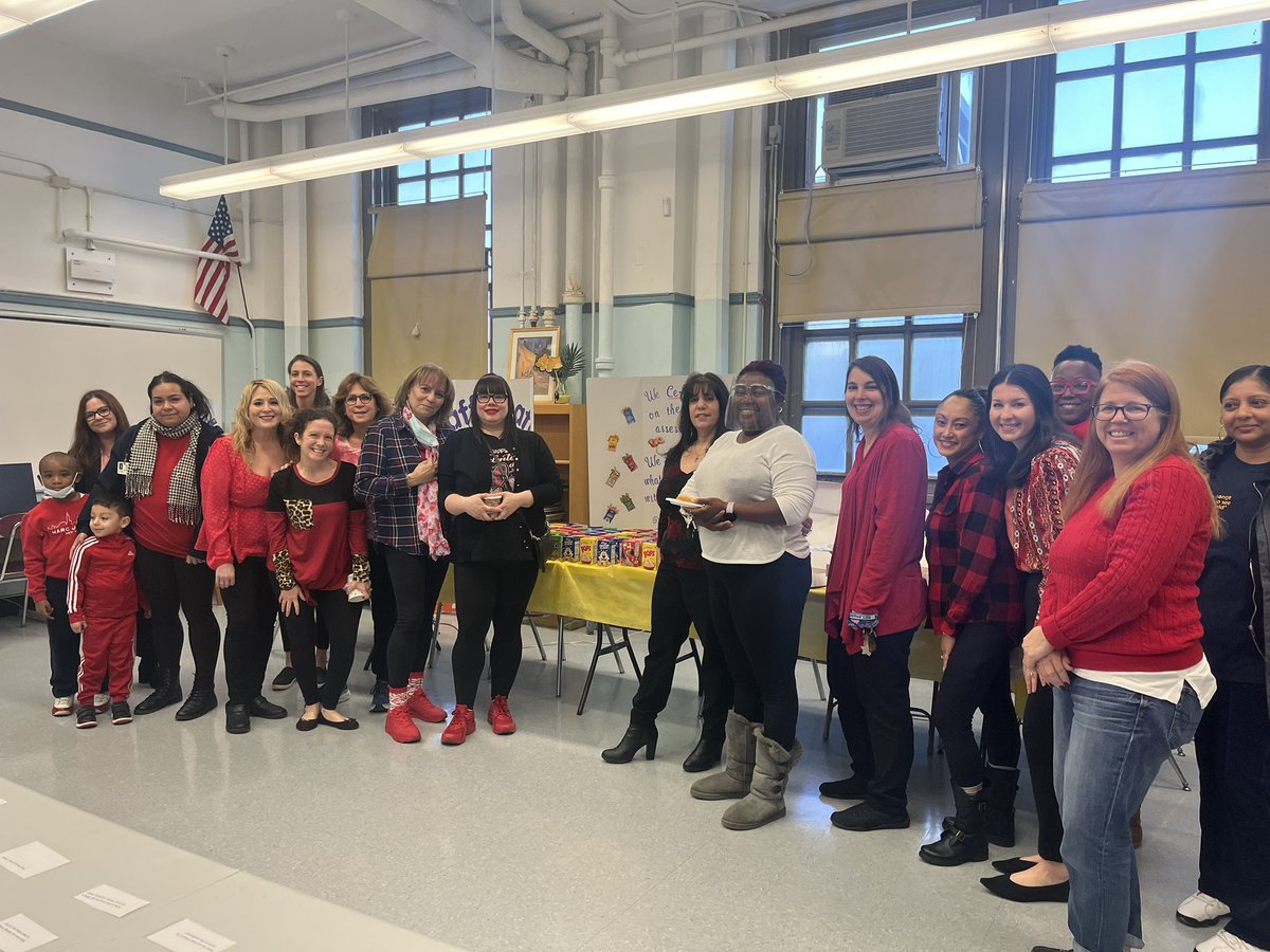 100qPs's tweet photo. We Do-nut know what we would do without our amazing staff at PS100Q! @D27NYC https://t.co/8tw18JGokW
