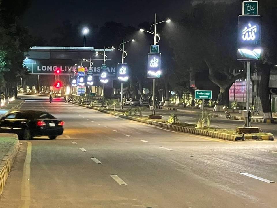 PeshawarX's tweet photo. Mall Road Peshawar
#MallRoadPeshawar #Peshawar #PeshawarCity #Pekhawar #Peshor https://t.co/gGE4nu0h99