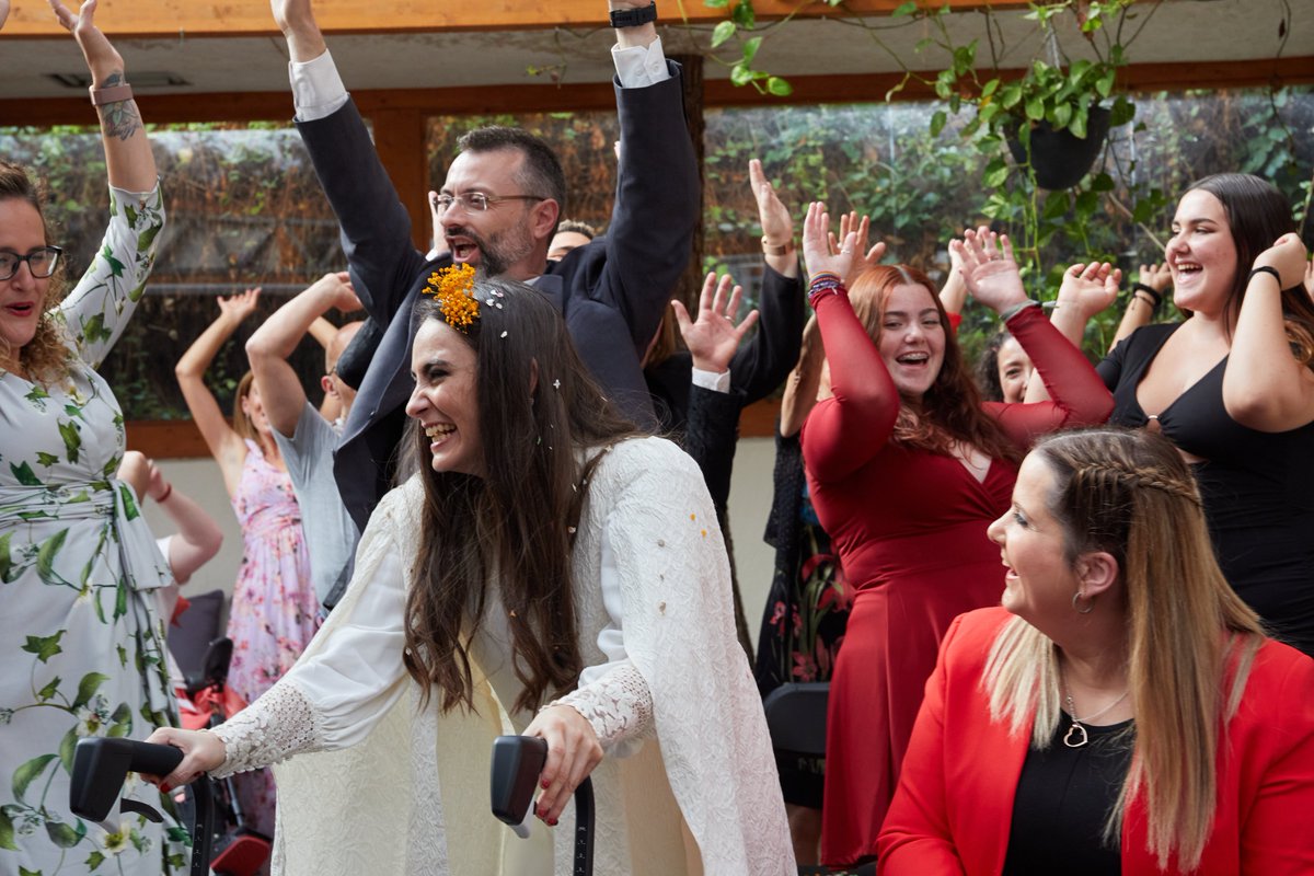 COCEMFEnacional's tweet photo. 🥳 Gracias a un magnífico reparto y equipo se celebró #LaBodaDeSociySani.

🎬 Hoy #DiaDelAmor podéis ver el trabajo detrás del momento histórico en el que vivimos #UnaCoordinaciónDeBoda: 
 https://t.co/XFcbfAqttN

#DiaDelAmor #SanValentin2023 #FelizSanValentin https://t.co/5wbr5aoYgo