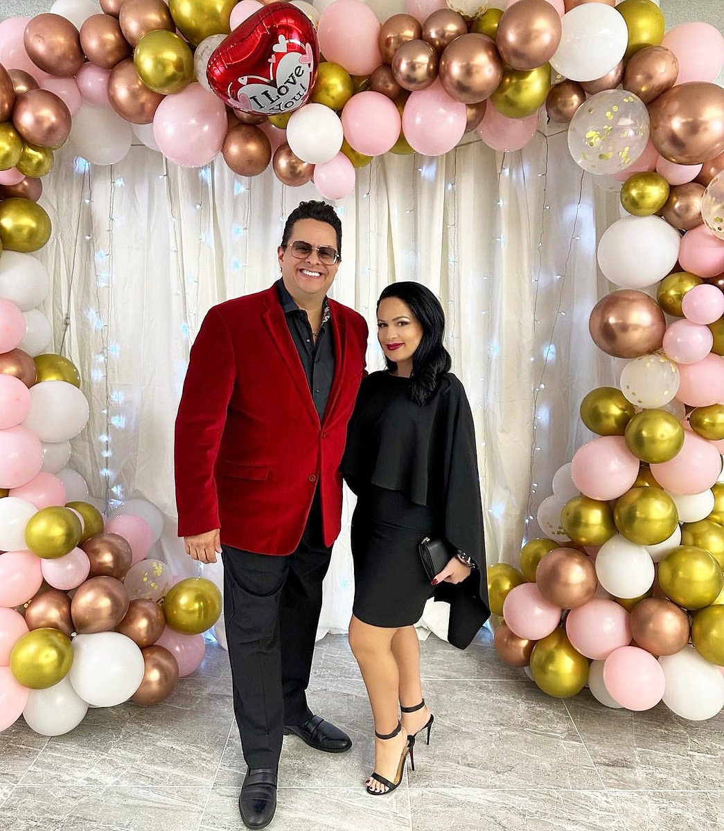 titopuentejr's tweet photo. Happy Valentine's Day to all and a special one to my love @Rosalielebron ❤💋💞 
Feliz día de San Valentín para todos y uno especial para mi amor @Rosaliele❤💋💞
#mylove #happyvalentinesday #momanddad #titopuentejr #mambolife #fashionstyle #valentinesday #valentine https://t.co/u9zIW2O4AV