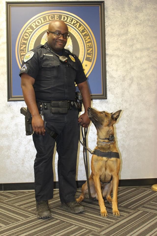 BentonPoliceAR's tweet photo. Find someone who looks at you this way...๐๐พ๐๐พ
Happy Valentine's Day from all of us at BNPD!!
#BNPD #ValentinesDay #K9Life #K9Love #K9Rocko #K9Sam https://t.co/rmqGWydQXK