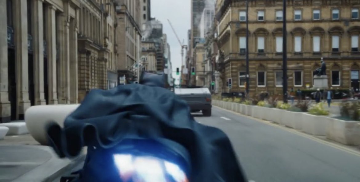 aspiringkrypto's tweet photo. If this turns out to be Christian Bale, I will lose my tiny little mind!
#TheFlashMovie https://t.co/LZkUra0rrV