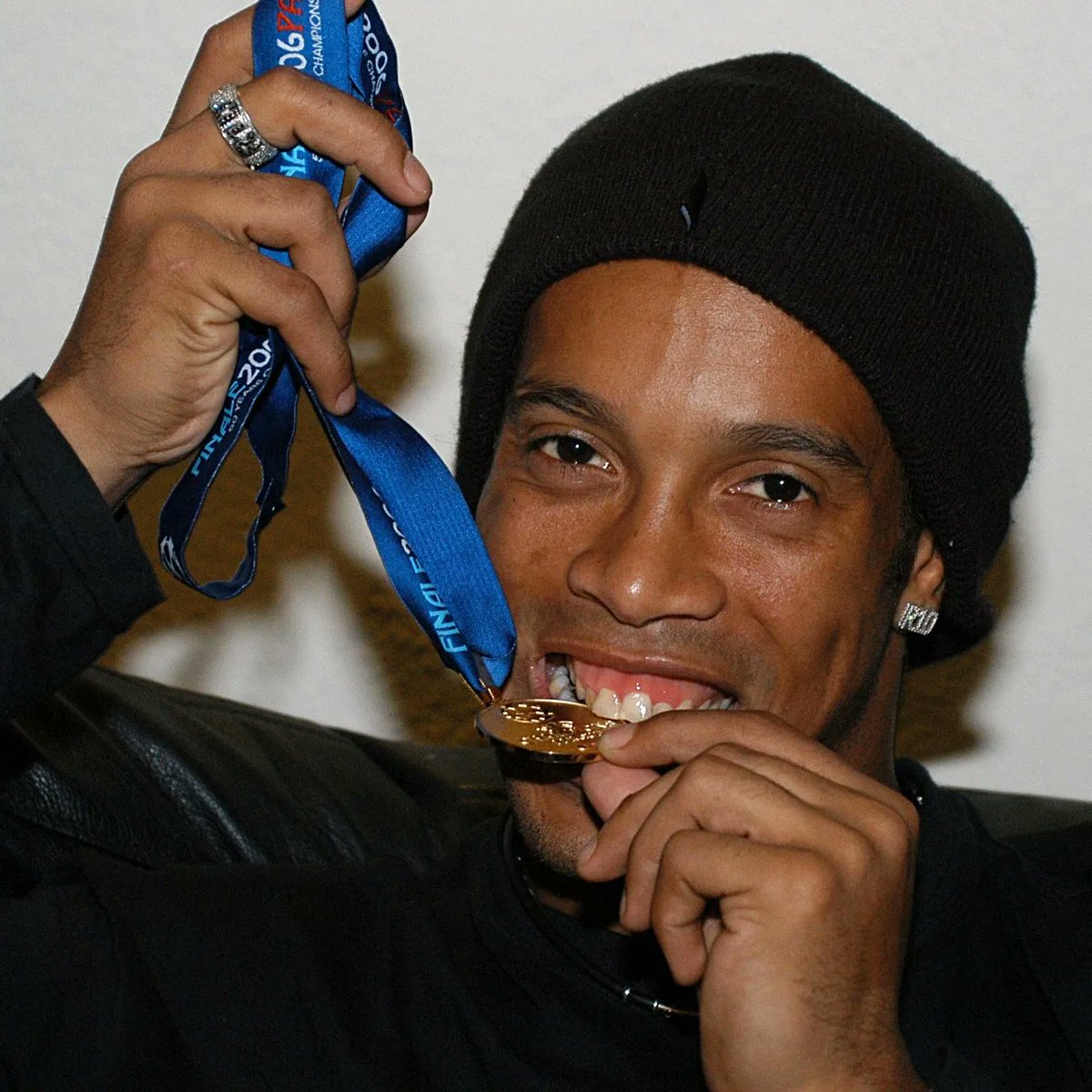 Lembranças deste momento tão especial... Agora vai começar o mata-mata na Champions, quem vc acha que leva esse ano??