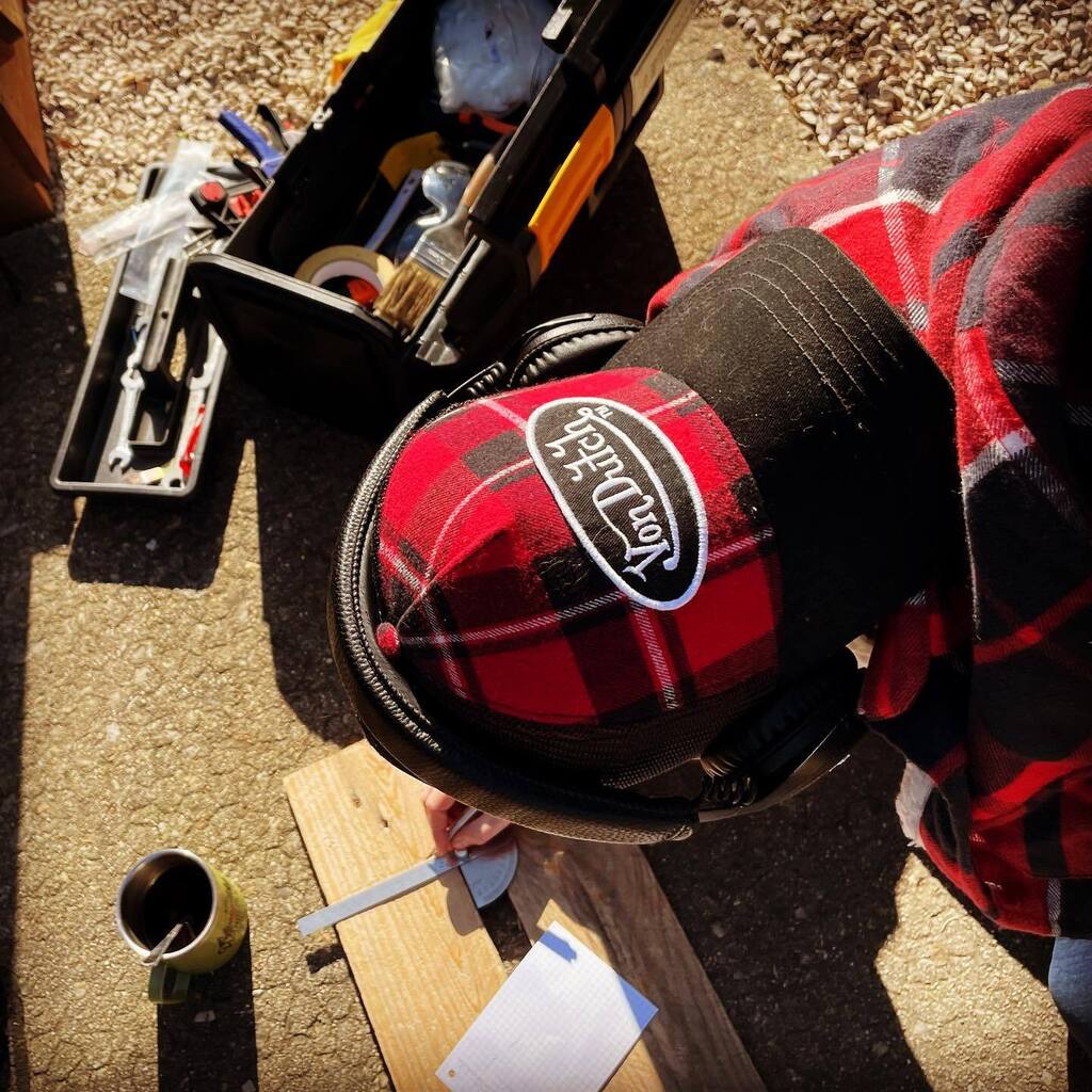 BeeRocks4's tweet photo. On profite de ce beau temps pour commencer un dernier projet avant de déménager (y aura moins de bois à transporter ! 😂😂)
Bel après-midi à tous ! 😘😘😘

#projetpalette #diycartupeux #bricolage @alaskanmaker @vondutch_eu https://t.co/6Gk4q9kmg6 https://t.co/m93vAuqxXp