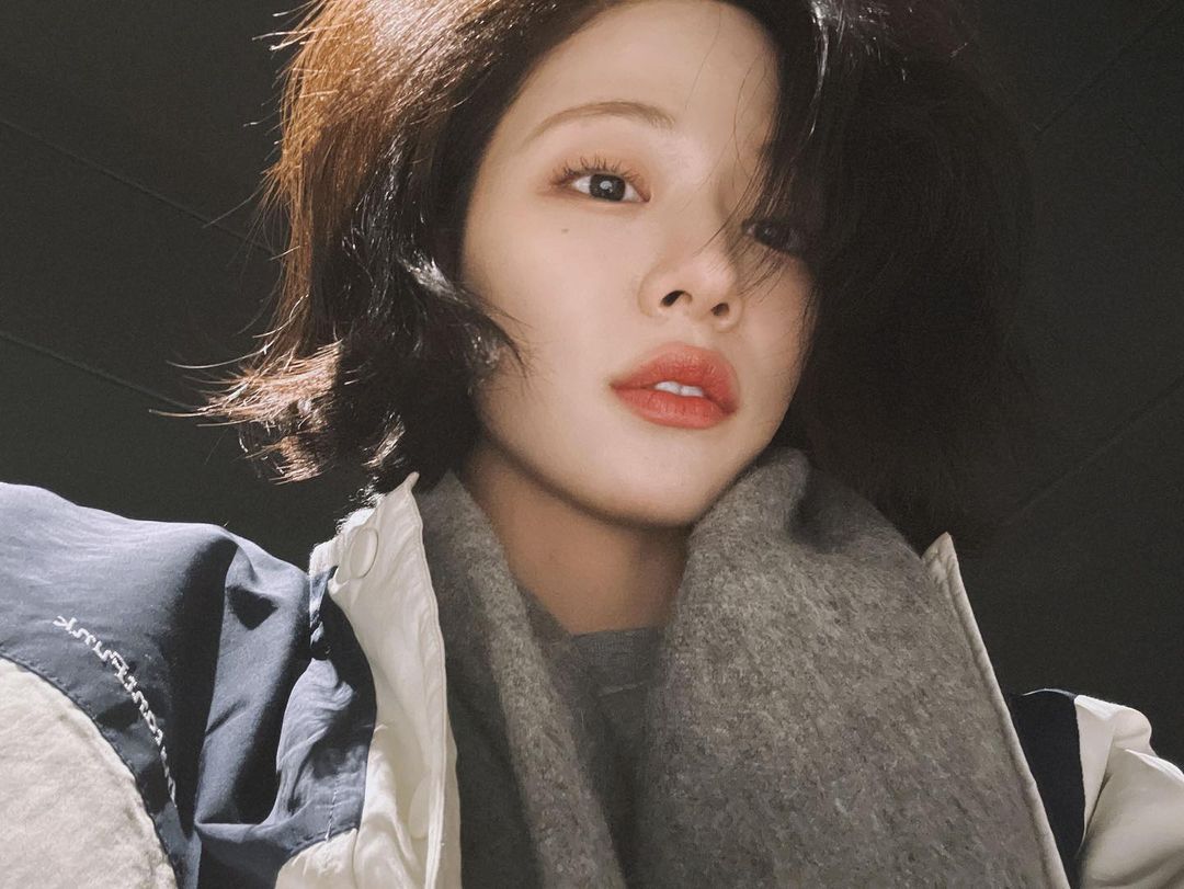 fiq_D_flover's tweet photo. [💌#fromis_9] -Instagram Update-

🧣
#Chaeyoung

#fromis_9 #프로미스나인 
@realfromis_9 https://t.co/HV5h7LgvXL