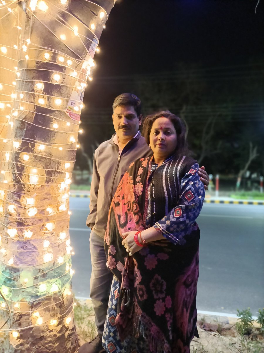 ManishP34471408's tweet photo. #APEJET  #ValentineDay @Apejetgames
Celebrating valentine's day with my valentine ❤️ https://t.co/TbqItGvO9F