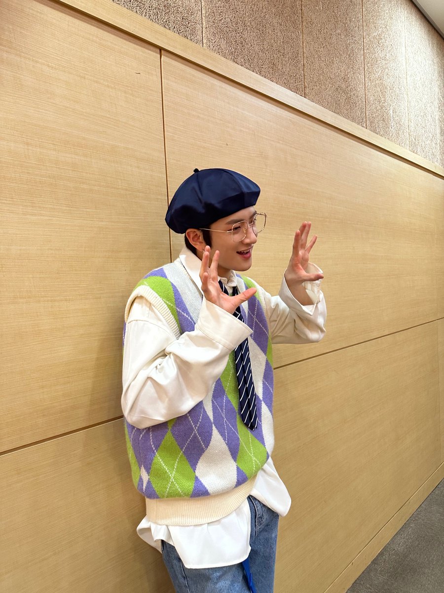 TRENDZ_OFFCL's tweet photo. [#윤우]

오?😲     븨✌🏻
으릉~🐺      아릉~😼

#FROM_TRENDZ #TO_FRIENDZ #TRENDZ #트렌드지 https://t.co/HjZP4jw9oz