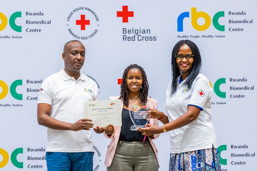 EngineerMagogo's tweet photo. @bbfmumwezi 95.3 FM 🇷🇼 Dutewe ishema n'Ishimwe ridasanzwe @RBCRwanda kubwo gukora inshingano twiyemeje kandi ntituzatezuka muri uru rugamba!

Ijwi ryanjye,Ijwi ryawe!Tanga Amaraso-Dukize Ubuzima.
#IntwariClub25
#blooddonation
@tomclosetweets
@RwemaWaKabera
@ClemyKenny
@DrMpunga https://t.co/Z3JTdAgfqk