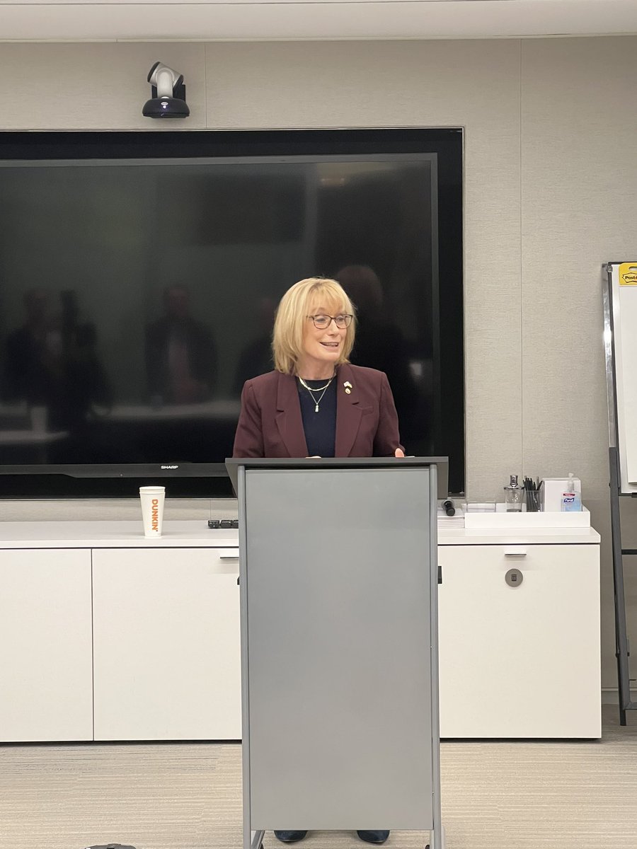 NECouncil's tweet photo. Great to have @SenatorHassan join us in DC this morning for a #CapitalConversations breakfast. Thanks to @AmericanTowerUS for hosting us! #NHPolitics https://t.co/cjaklD4ja8
