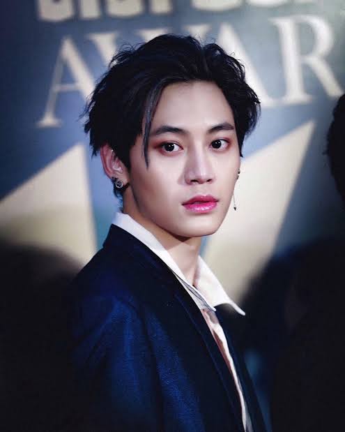 shipjuneprem's tweet photo. The two heirs to the throne...who will be the Crown Prince? Vampires are divided. Who will lead them? The one who pursue in living with the humans or the one who wants to live off the humans.
#4thYearWithBounPrem
#bounpremxvampireseries
#bb0un #OhmThitiwat #DeanWin https://t.co/2CU69HuDbs