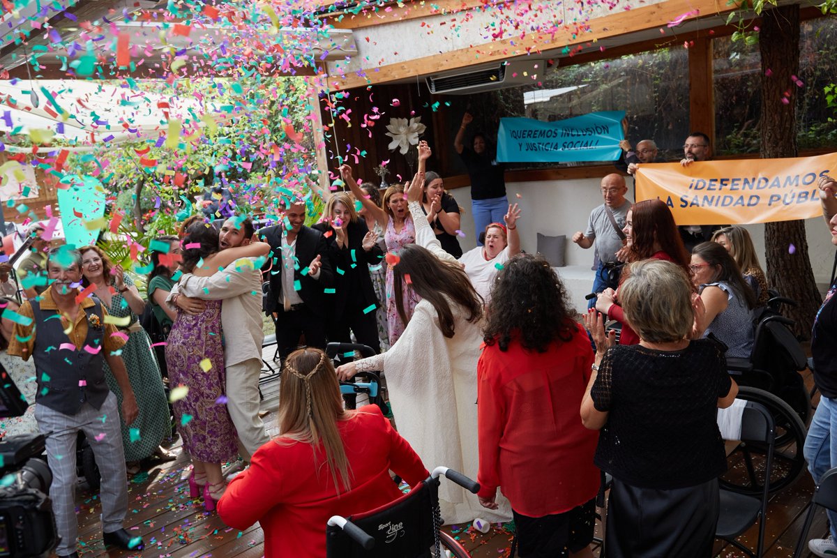 COCEMFEnacional's tweet photo. 🥳 Gracias a un magnífico reparto y equipo se celebró #LaBodaDeSociySani.

🎬 Hoy #DiaDelAmor podéis ver el trabajo detrás del momento histórico en el que vivimos #UnaCoordinaciónDeBoda: 
 https://t.co/XFcbfAqttN

#DiaDelAmor #SanValentin2023 #FelizSanValentin https://t.co/5wbr5aoYgo