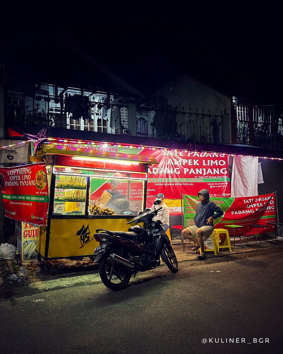 kulinerbgr's tweet photo. Sate Padang Ampek Limo
Dulu langganan waktu di seberang tugu kujang, terus geser dikit depan KFC, terus ilang gak tau kemana
Eh sekarang ternyata buka di Jl Artzimar I. Ada yang nyariin juga ?
#kulinerbogor #kulinerbgr #bogor #daharbae https://t.co/RDcmUOpE1Y