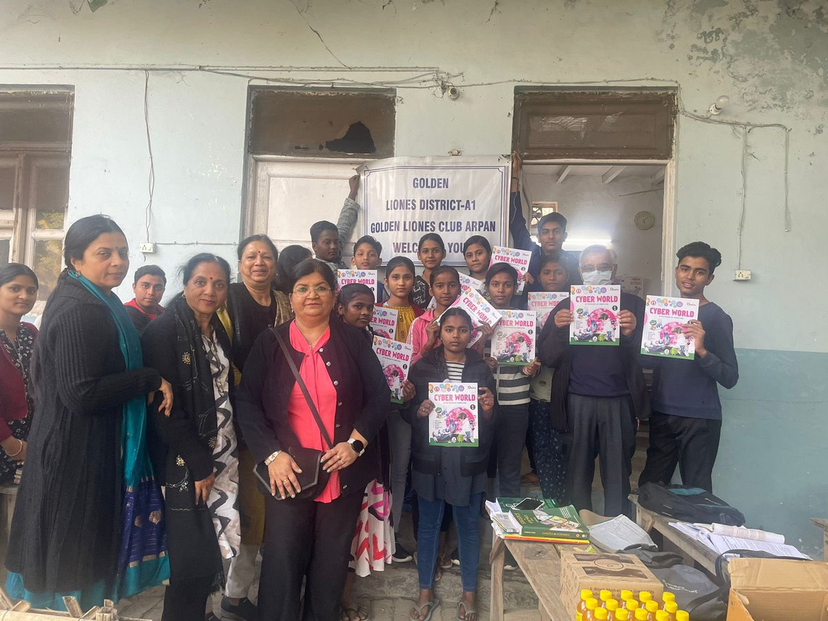 nisharai_ggc's tweet photo. #BeTheChange #BeTheOne We donated computer with books and a dedicated volunteer Teacher to #Gheja village AfterSchool #NGo supporting #education of underprivileged kids .. Celebration π #ValentineDay isnβt it best way to brighten anyone life .. Let there be #love everyday https://t.co/bTklzeVm0H