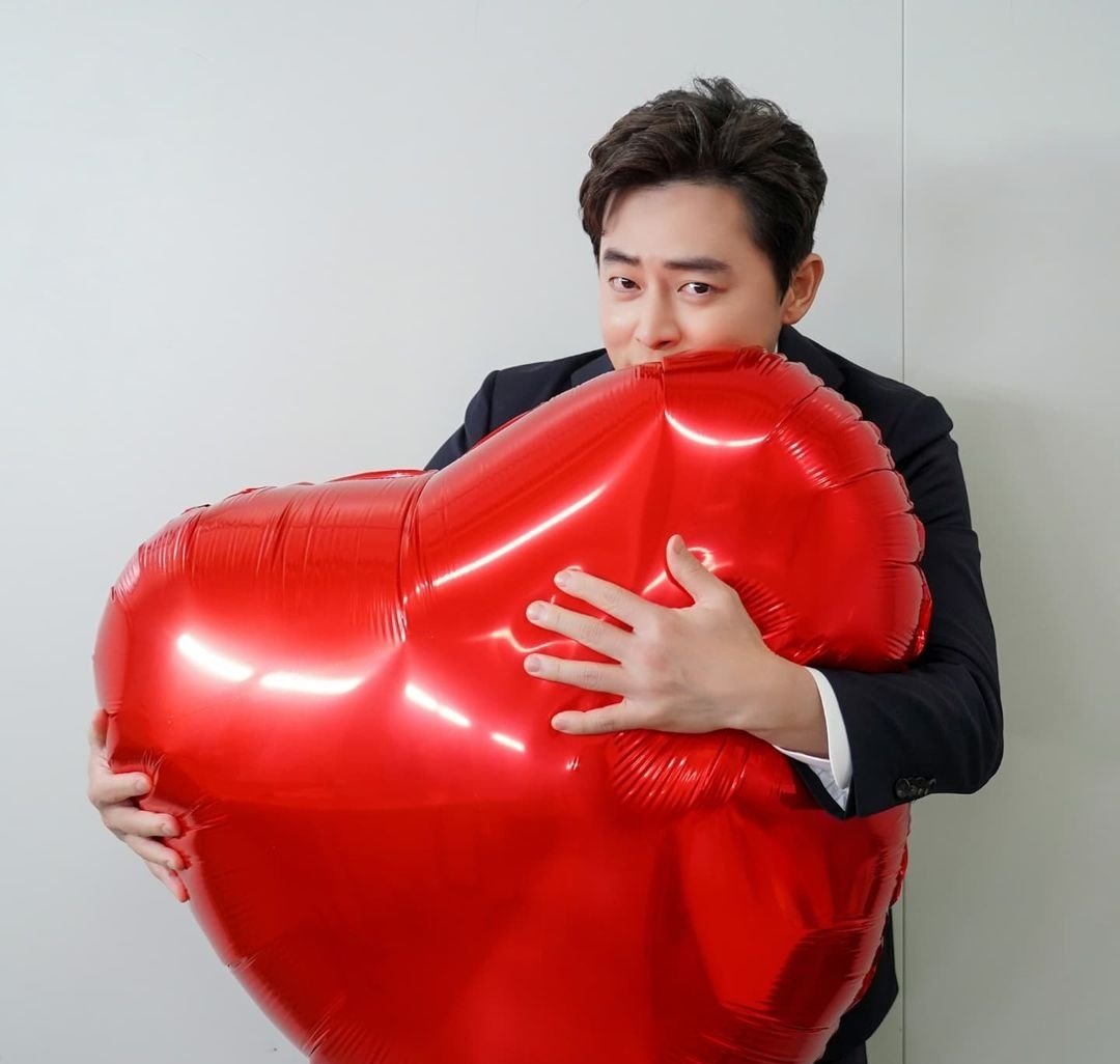 jojeologist's tweet photo. @songhwababie uyy mars you're also back??? imy. happy hearts day ❤️ https://t.co/PQDcY3276V
