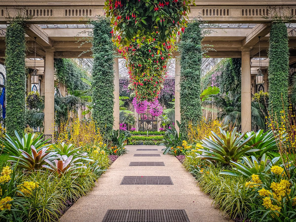 From the #arts fanatic to the history buff to the #nature aficionado, there is something for everyone to #discover in @VisitWilmington and the surrounding #BrandywineValley. 🌷

Learn more: ow.ly/bKT350JxcXv

#rivertravelmag #atrs #history #gardens