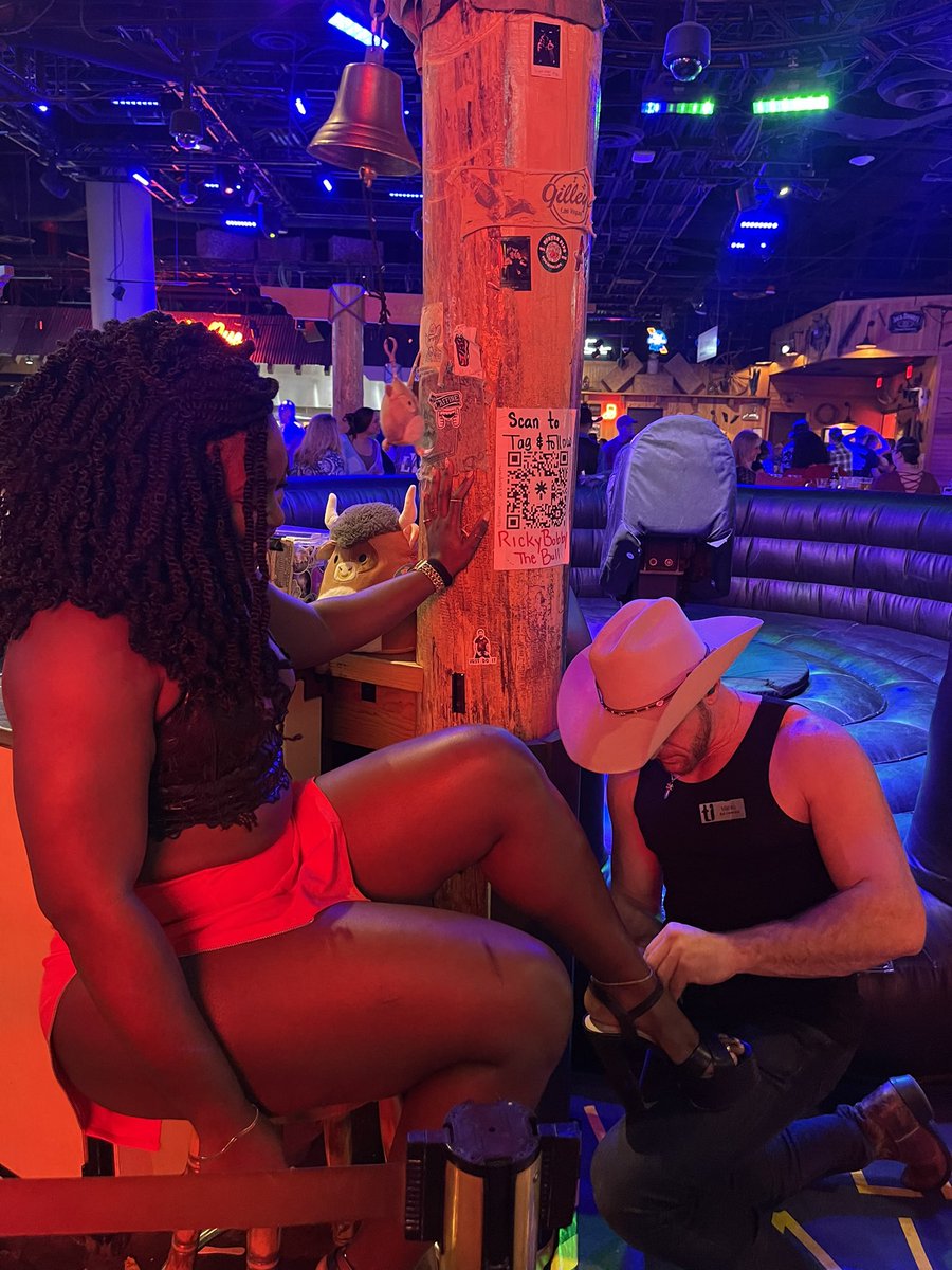 MrsChop187Fool's tweet photo. Cowboys, Acrobats, and Knights… oh my…🤐. #Vegas is still 💯🔥🥴 https://t.co/HLol5z1hyO
