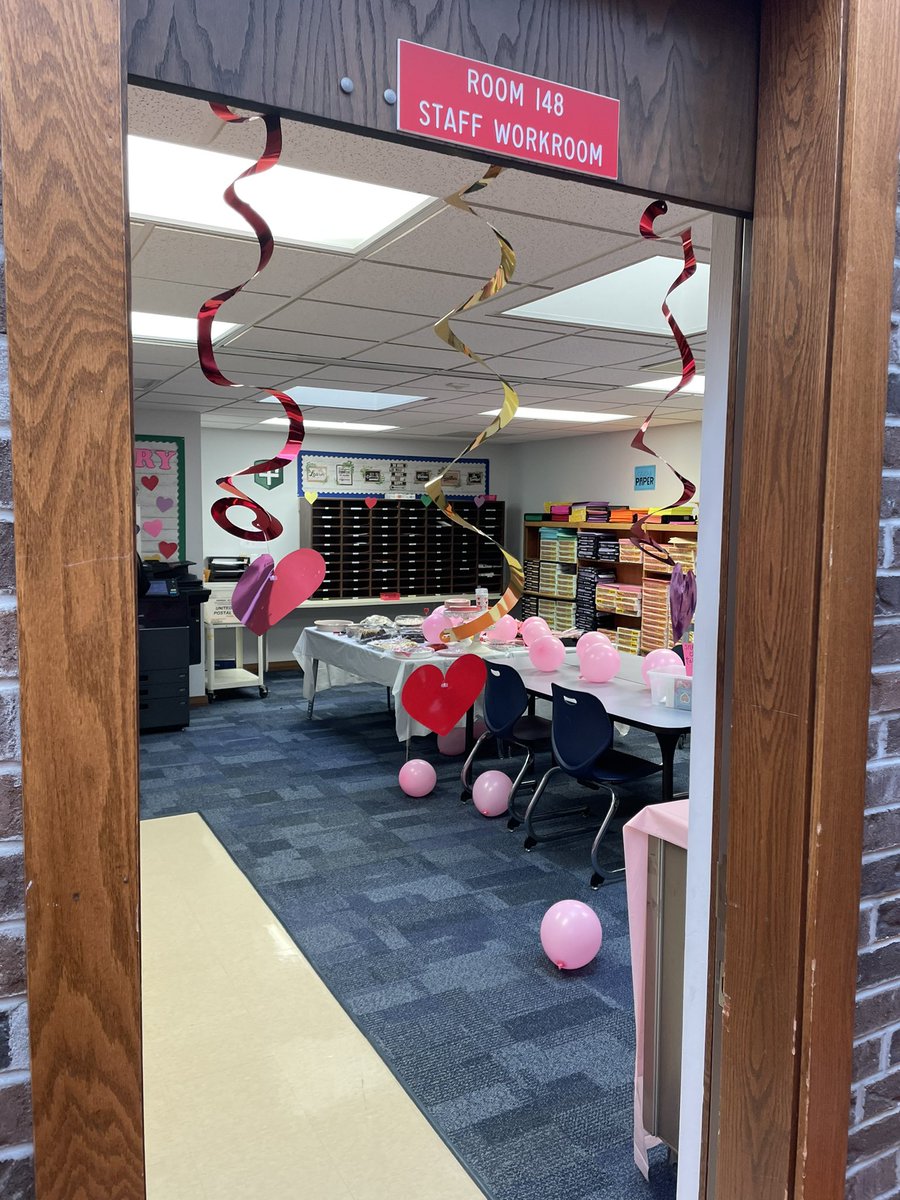 MRELunchBunch's tweet photo. It’s Valentine’s Day at MRE ❤️ https://t.co/3n22in9vSd