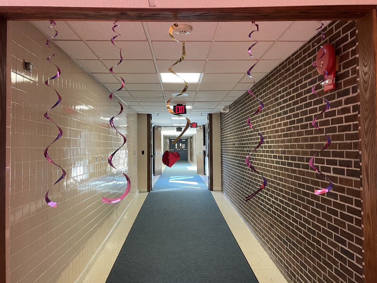 MRELunchBunch's tweet photo. It’s Valentine’s Day at MRE ❤️ https://t.co/3n22in9vSd