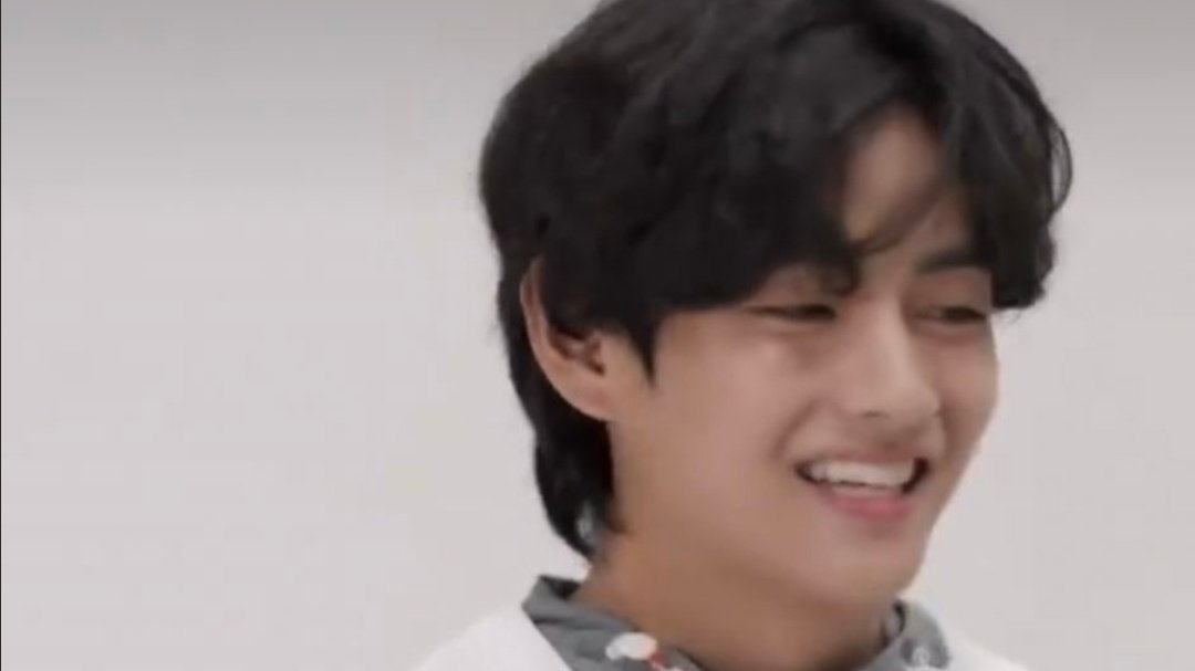 softaetaee's tweet photo. The only boy with the most beautiful boxy smile ever https://t.co/jsEeizydIt