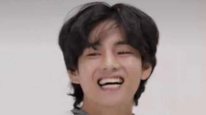 softaetaee's tweet photo. The only boy with the most beautiful boxy smile ever https://t.co/jsEeizydIt
