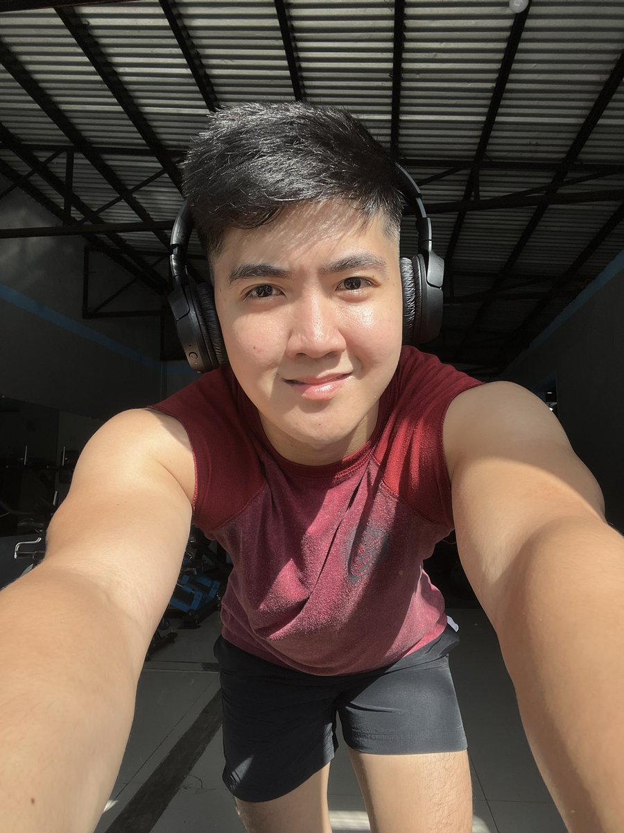 iandoong's tweet photo. Valentired 🥵 https://t.co/0T0emtMn4j